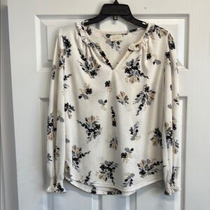 MELLODAY Ivory and Charcoal Floral Top